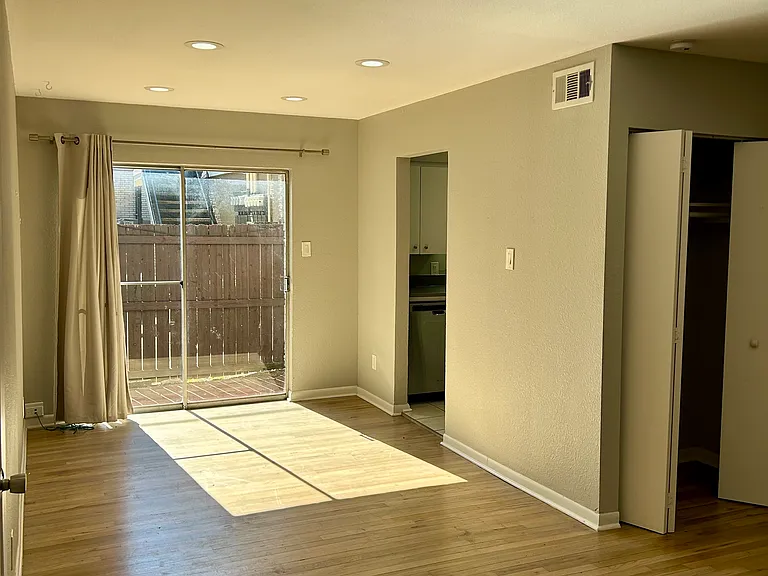 4326 Cole Ave #F — Photo 5