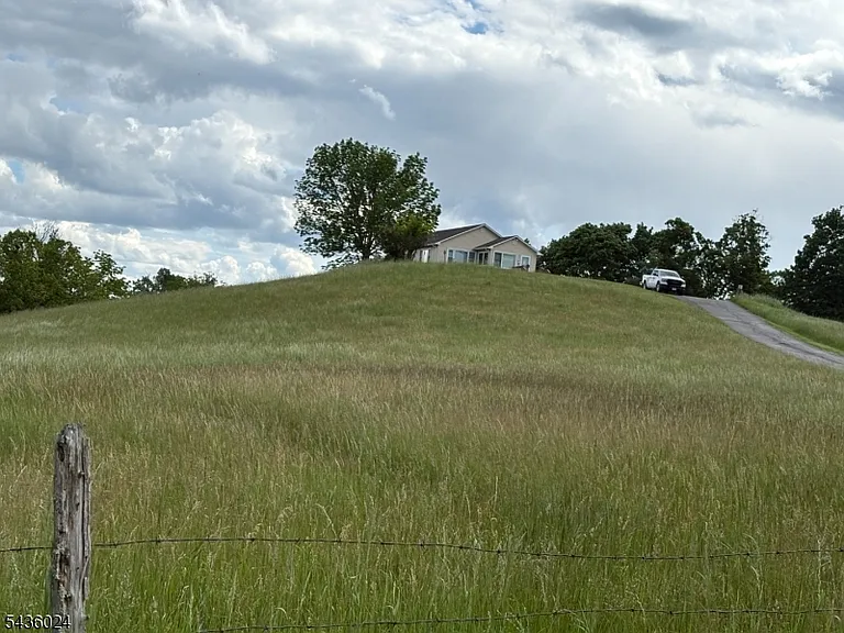 30 Perry Rd — Photo 1