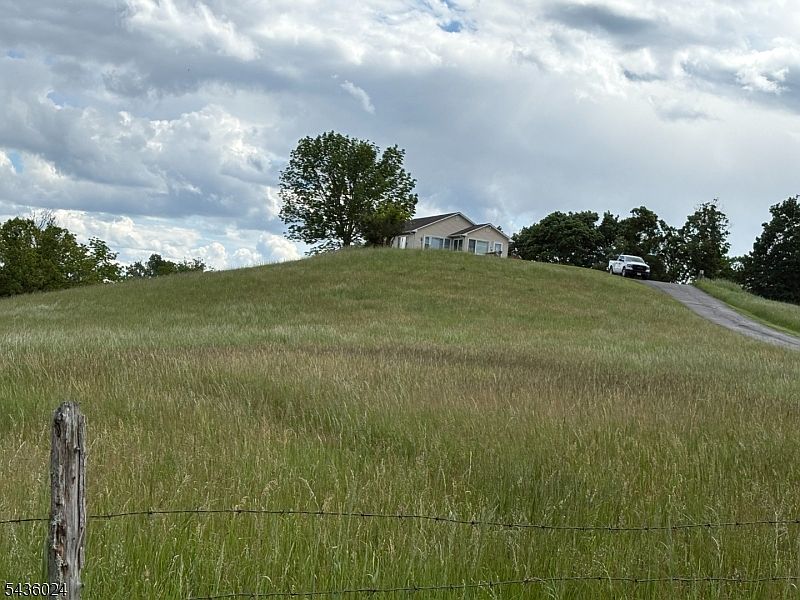 1st image of 30 Perry Rd