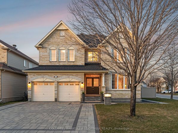 831 Dalkena Pl, Ottawa, ON K2J 0Y4