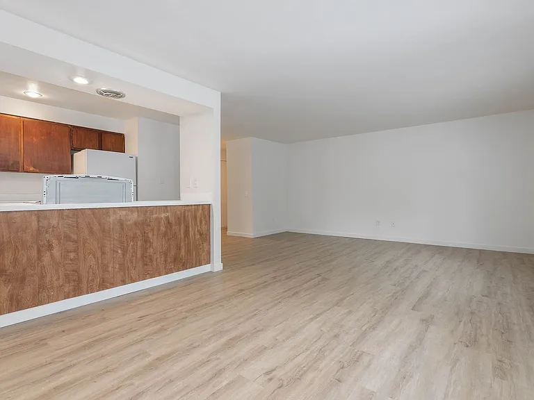 Glacier Park Apartments — Photo 26