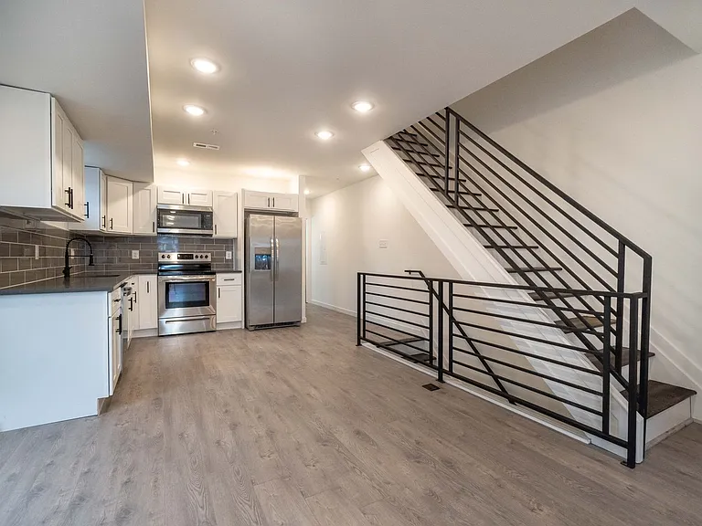 5734 Walnut St — Photo 7