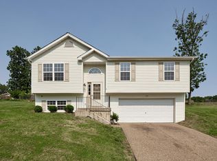 22 Shady Tree Ct, Winfield, MO 63389