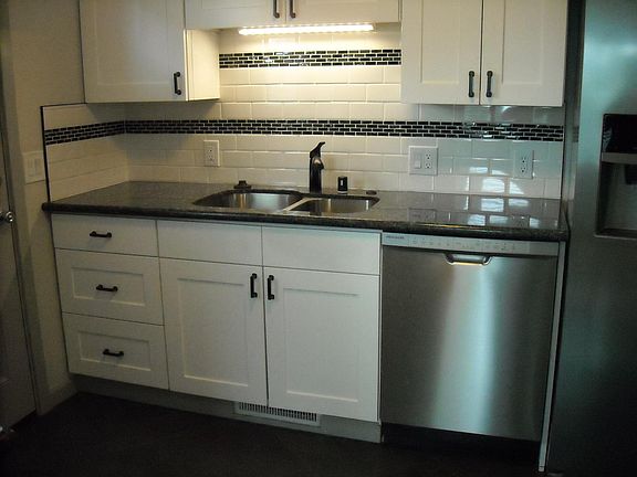 2nd image of 711 Larch Ave