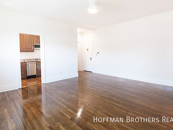 3rd image of 256 S Vendome St #9