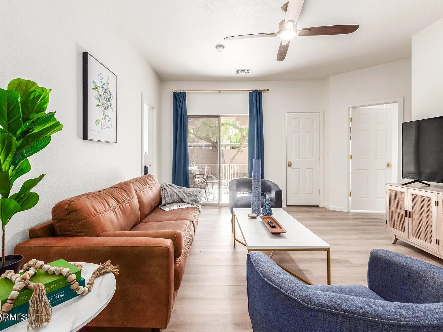 2 bed, 2.0 bath, 1092 sqft, $1,875 — Photo 2