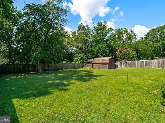 3rd image of 8003 Woodholme Cir