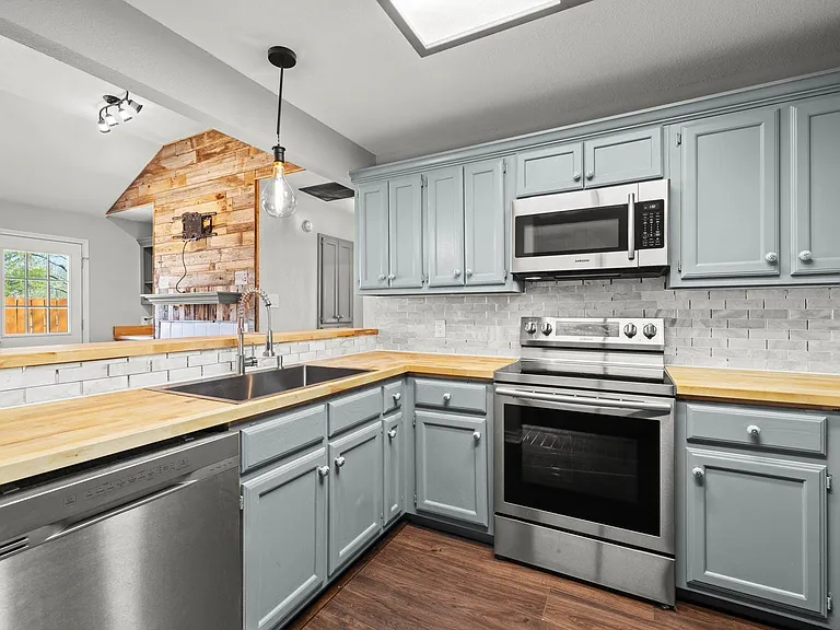 820 Mica Ln — Photo 12