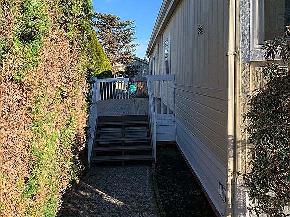 5th image of 5101 NE 121st Ave