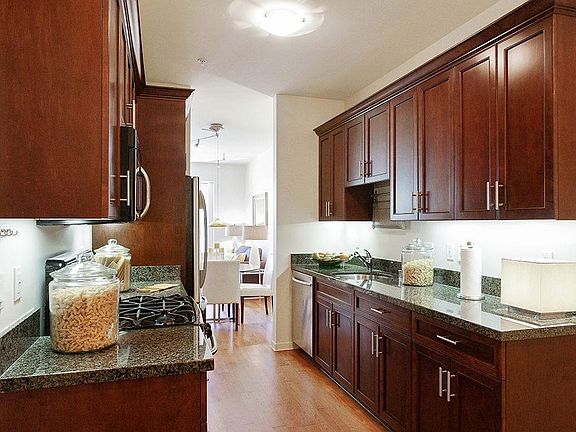 3rd image of 88 Townsend St APT 125