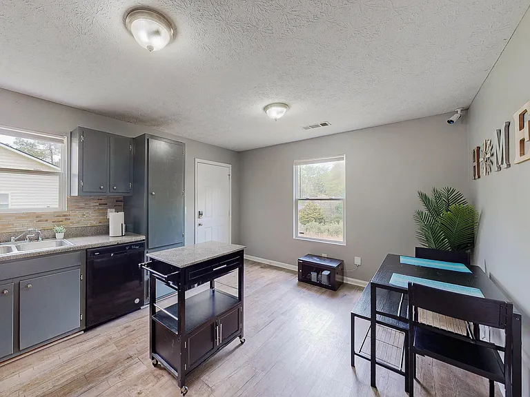 Kitchen/Dining