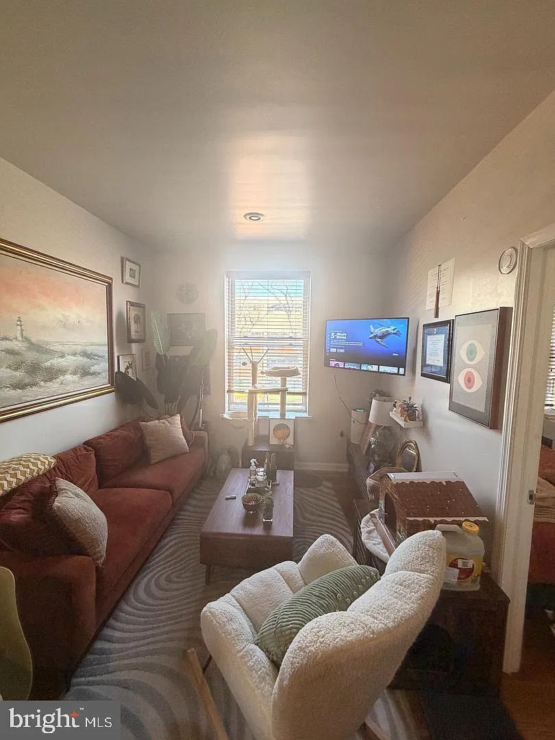 1 bed, 1.0 bath, $1,300 — Photo 4