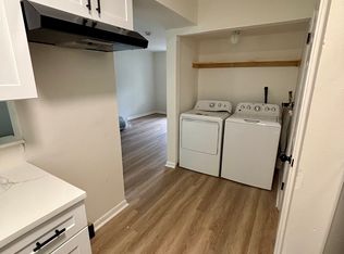 559 W Loch Lomond Dr, Sicklerville, NJ 08081