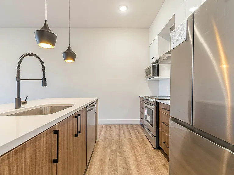 112 Rogers St NE #601 — Photo 5