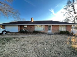 3782 Yaeger Rd, Saint Louis, MO 63129