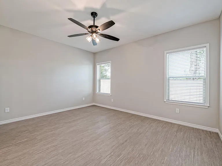 700 Tower Mill Ct #700 — Photo 9