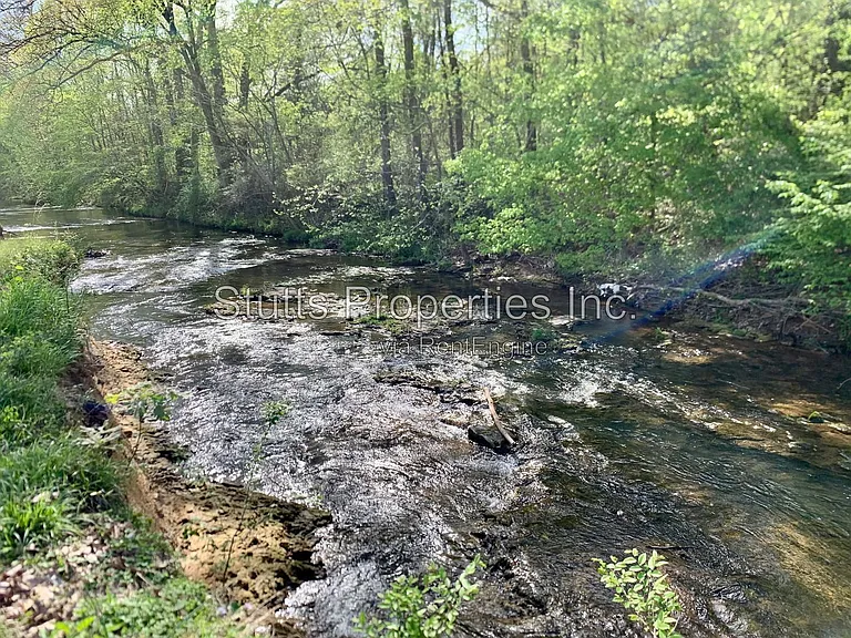 Creekside Apartments — Photo 44