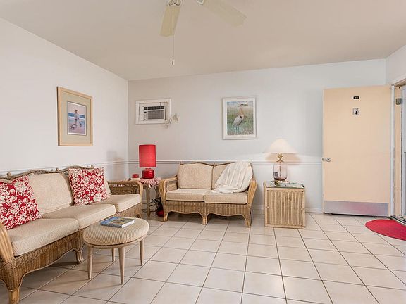5th image of 240 N Collier Blvd #5