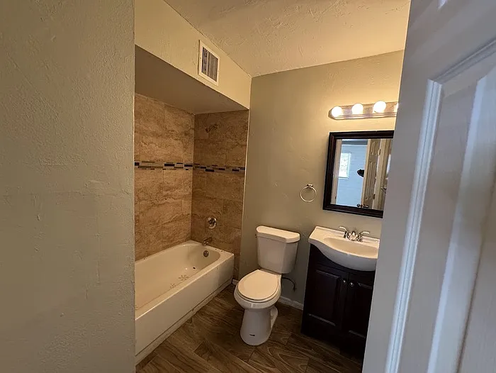 4738 N 47th Ave — Photo 9