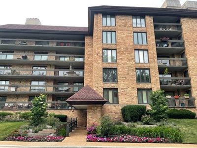 1621 Mission Hills Rd APT 206, Northbrook, IL, 60062
