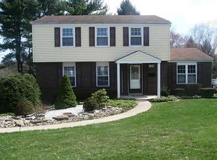 135 Leslie Rd, Monroeville, PA 15146