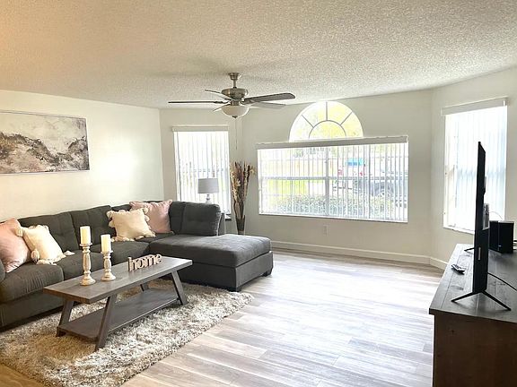 3rd image of 5003 Laguna Bay Cir APT 13