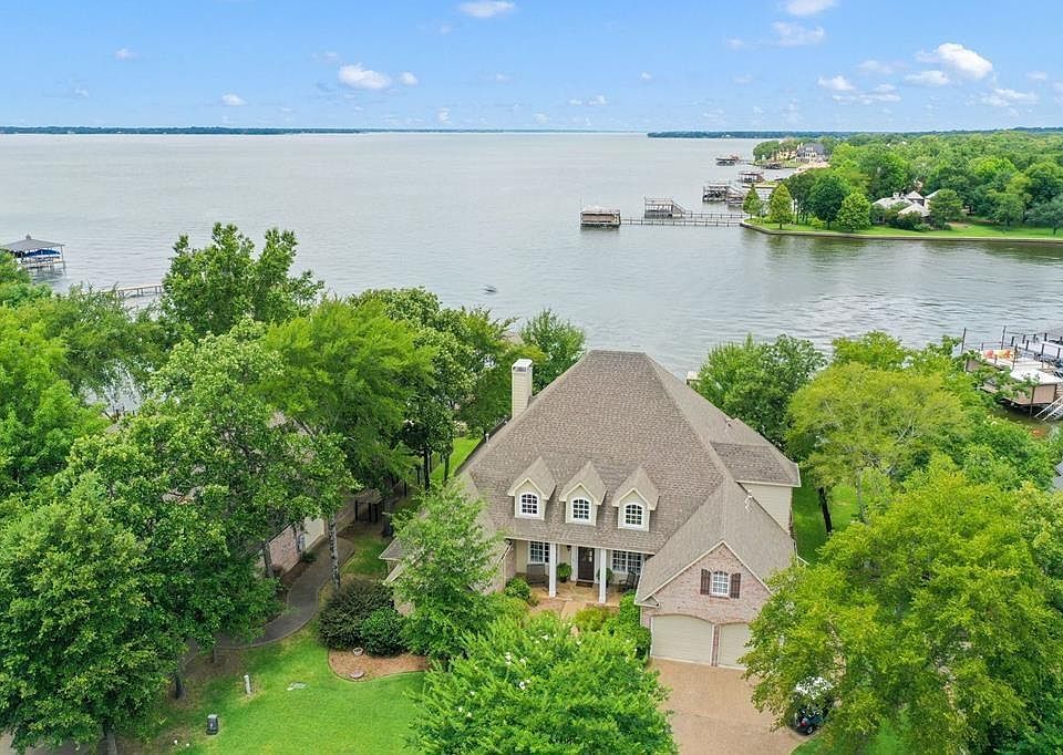 1st image of 346 Saint Andrews Dr