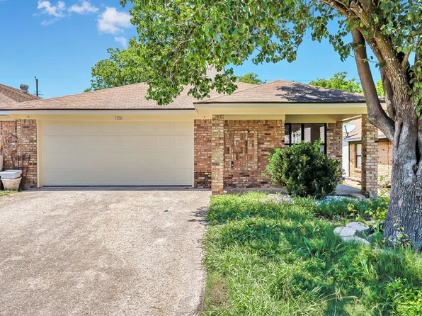 1206 Chapel View Dr, Woodway, TX 76712