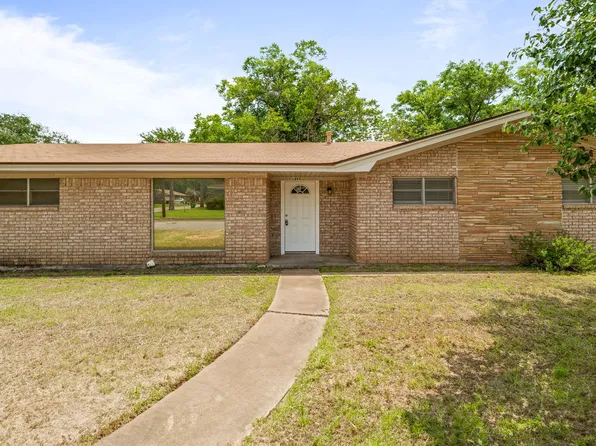 1895 N McCart St, Stephenville, TX 76401