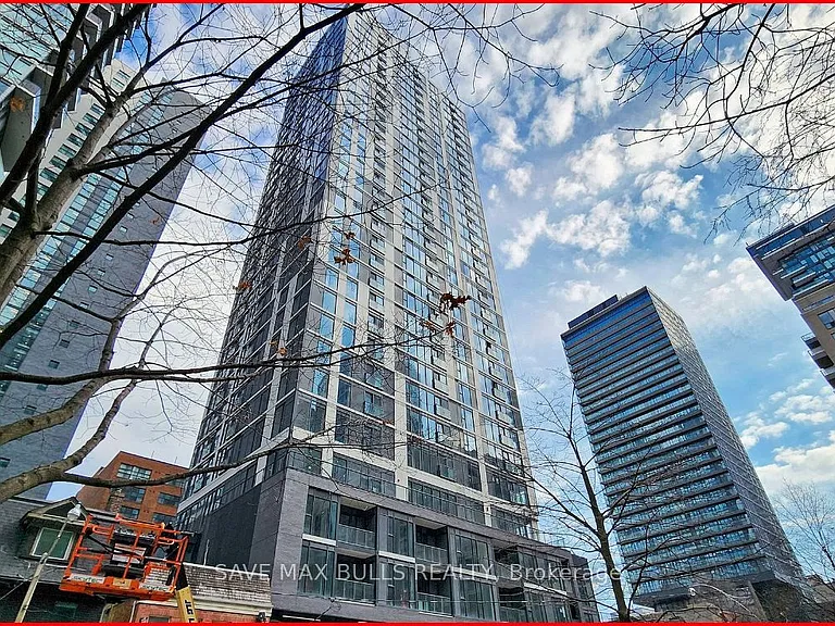 65 Mutual St #2407 — Photo 1