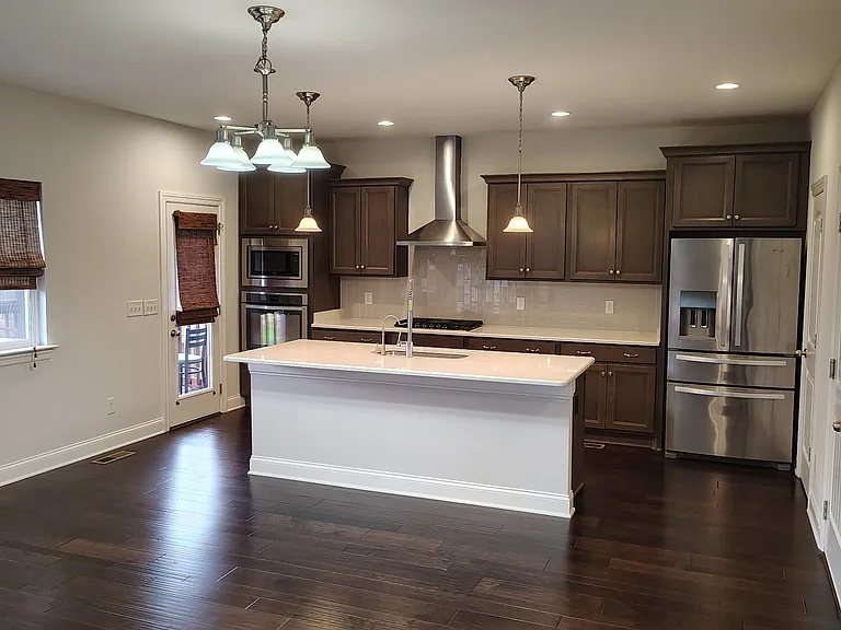1218 Appian Way — Photo 3