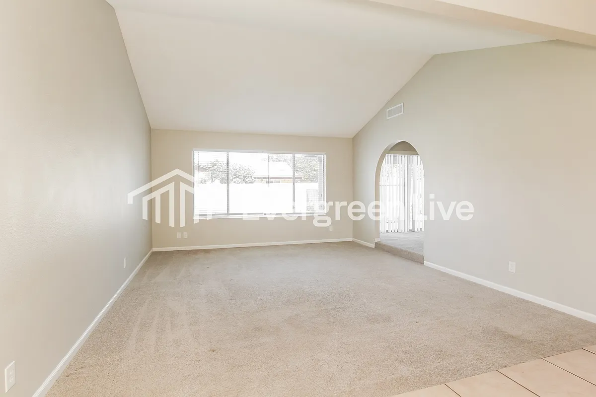 Photo 2 of 15 - 5822 W Mescal St - Glendale, AZ Building Photo - 5822 W Mescal St