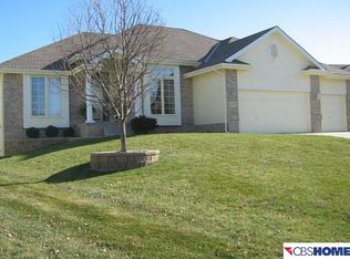 17107 J St, Omaha, NE 68135