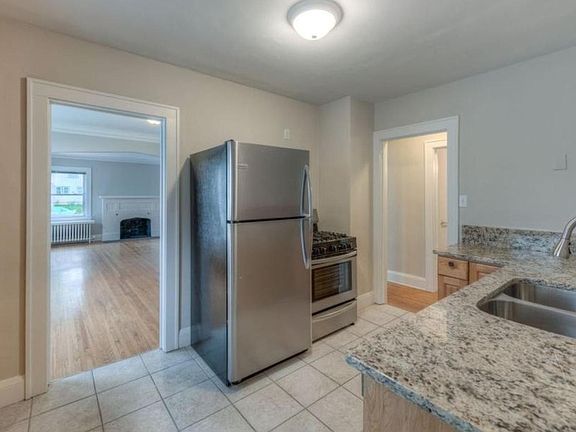 5th image of 2083 Randolph Ave #1