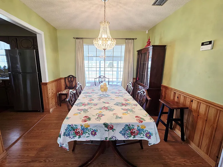 102 S Claire Dr — Photo 9