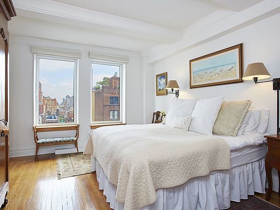 4th image of 320 E 57th St APT 15A
