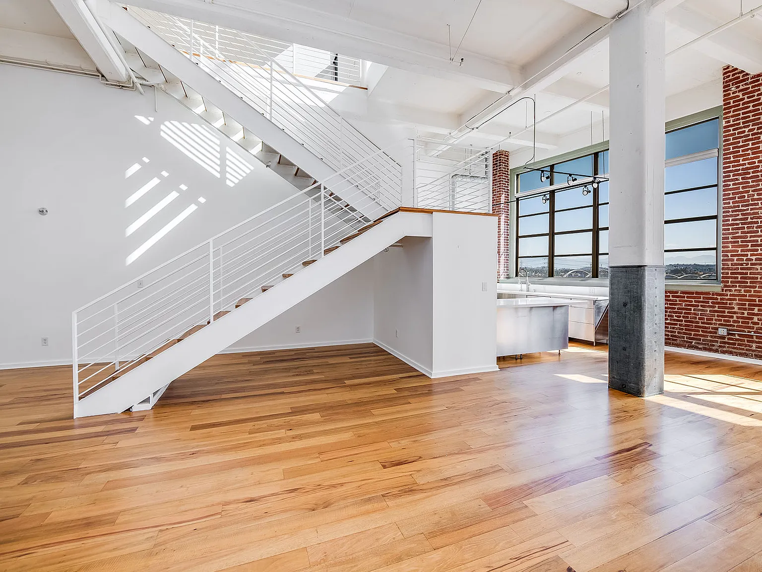 1 bed, 2060 sqft, $8,000 — Photo 4