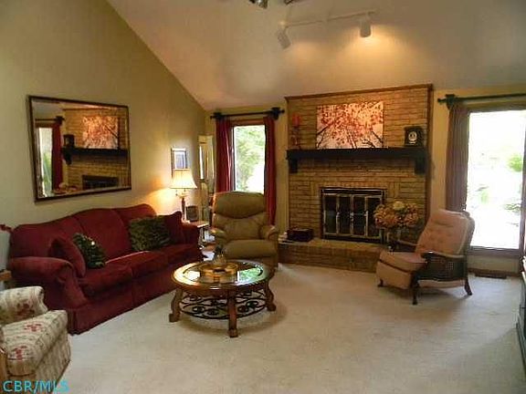 4th image of 418 Blackgum Way