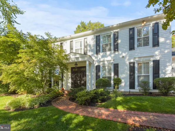 4001 Moss Pl, Alexandria, VA 22304