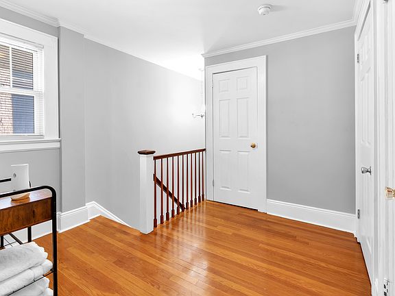 4th image of 105 Daniel Ave #2