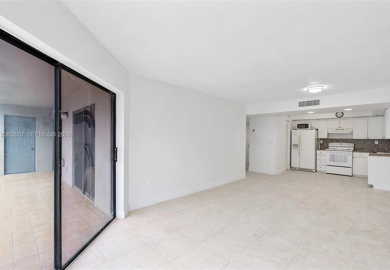 Calusa Club Village Condo — Photo 4