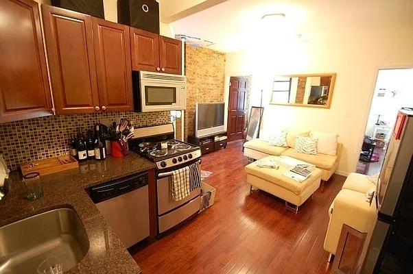 Rented by REAL New York | media 28