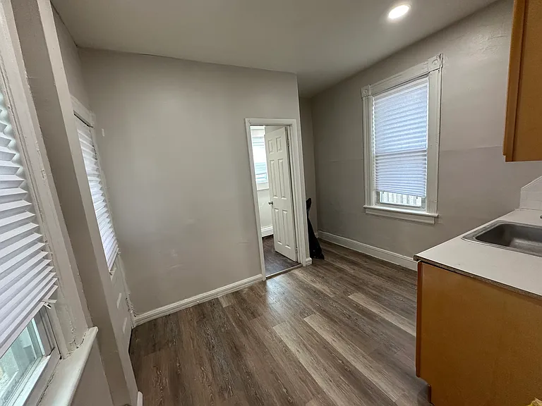 304 Pulaski Ave #1 — Photo 4