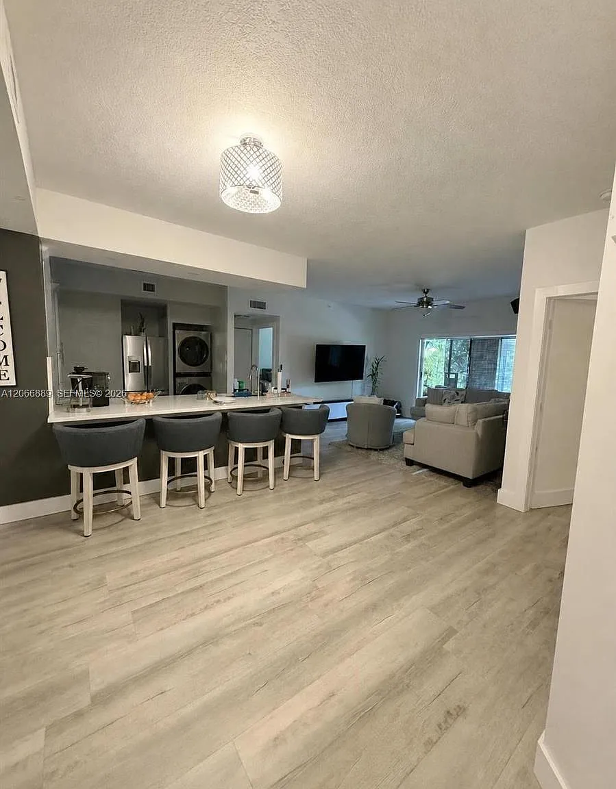 Courtyards At Davie Condo — Photo 4