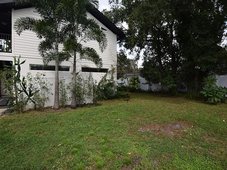 924 Boardman St — Photo 15