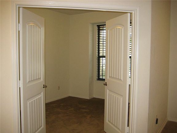 5th image of 14504 Lake Victor Dr