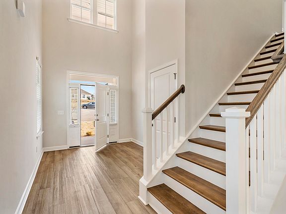 5th image of 1062 Paula Parris Rd #39