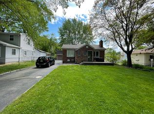 21810 Maxine St, Saint Clair Shores, MI 48080