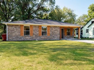 714 E 12th St, Bonham, TX 75418