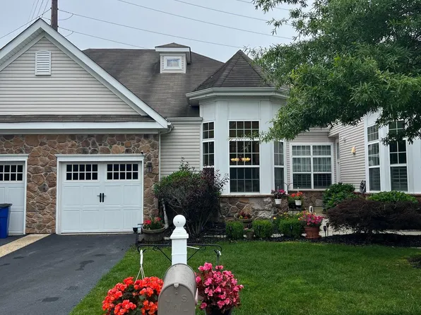 86 Ables Run Dr, Absecon, NJ 08201